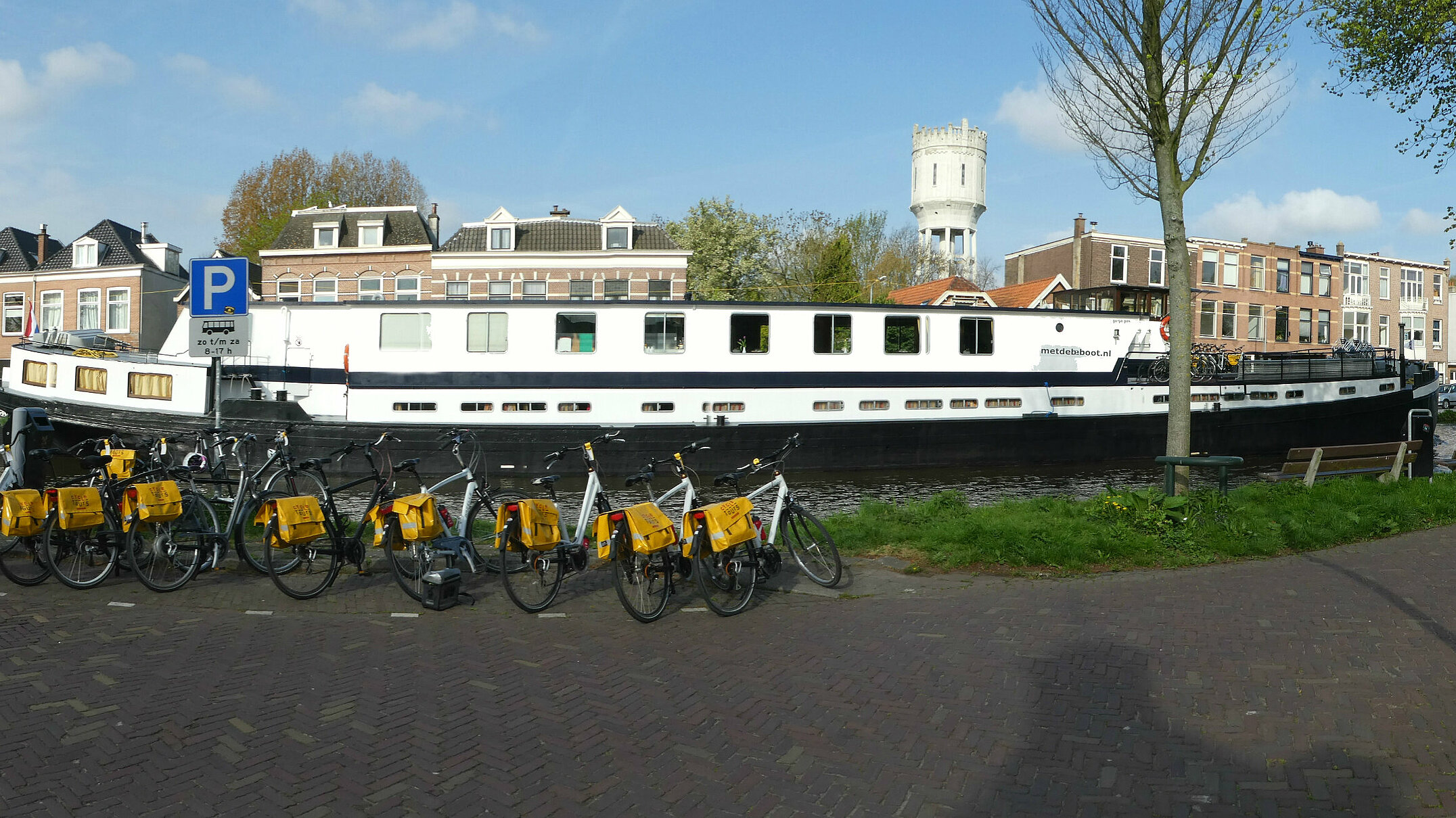 Cycletours Holidays Barges Wending Side View 