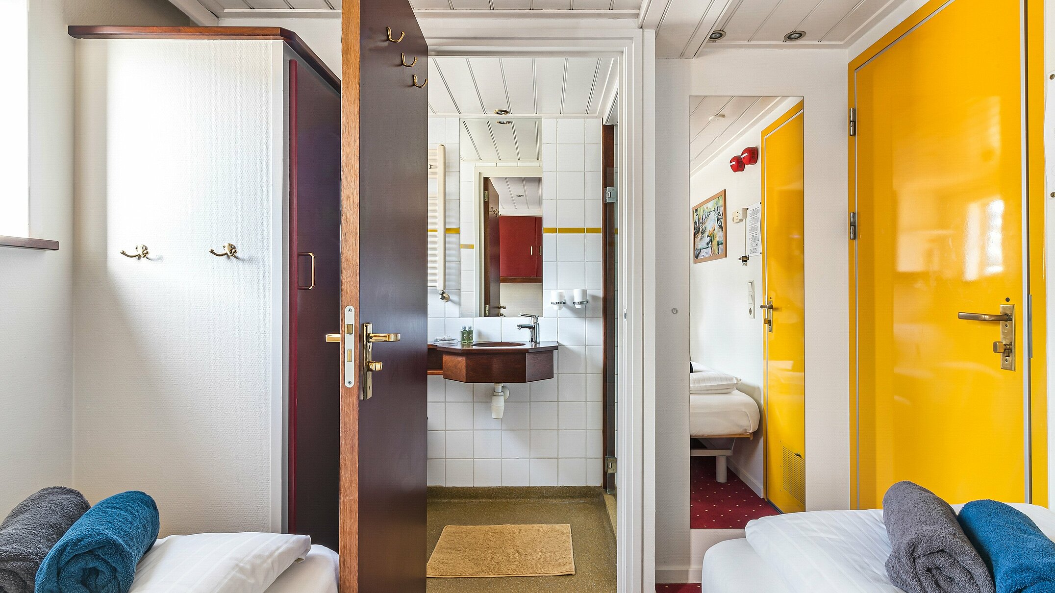 Cycletours Holidays Barges Sailing Home Twin Cabin Bathroom